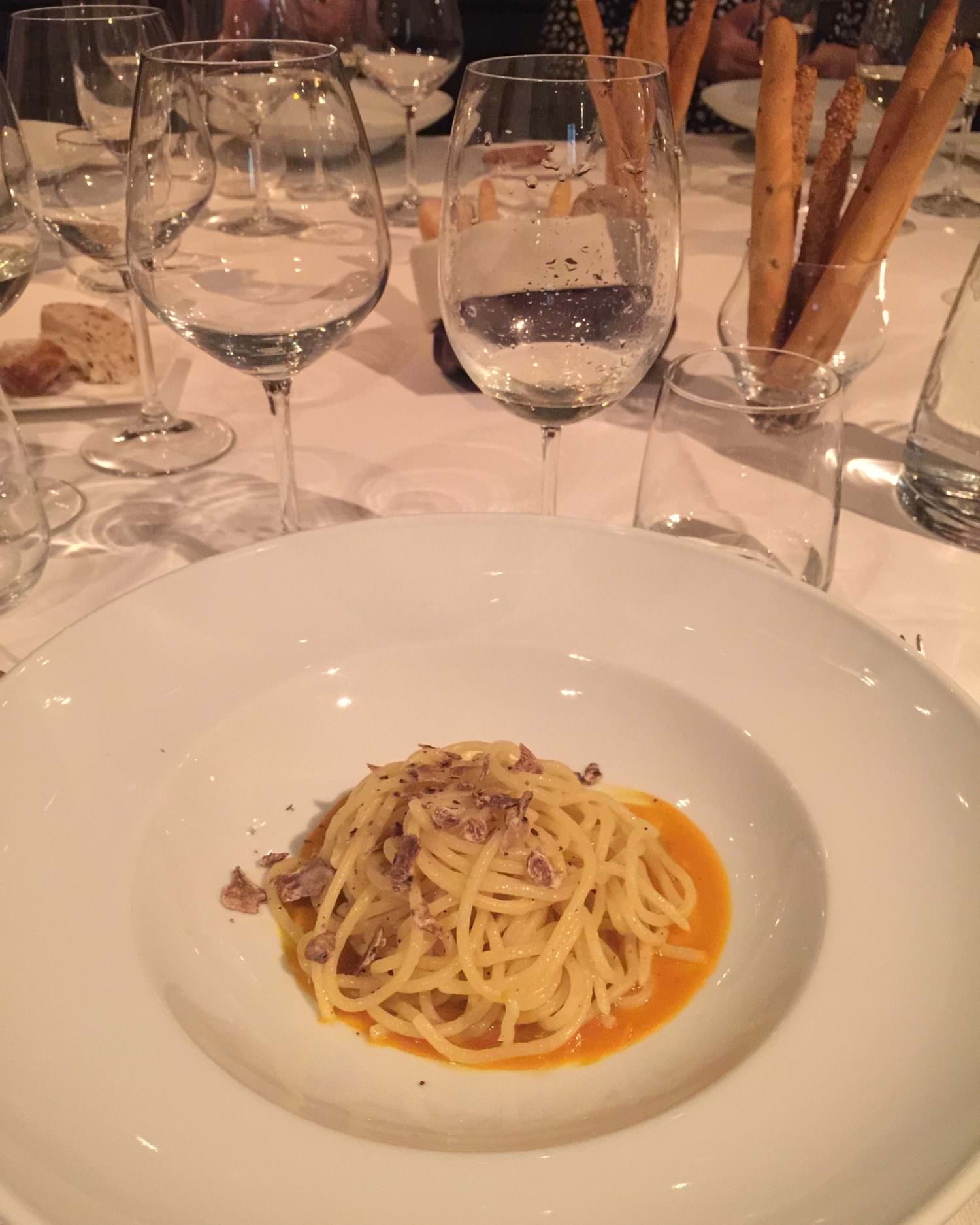 spaghetti con crema di zucca e tartufo bianco Vezzoli